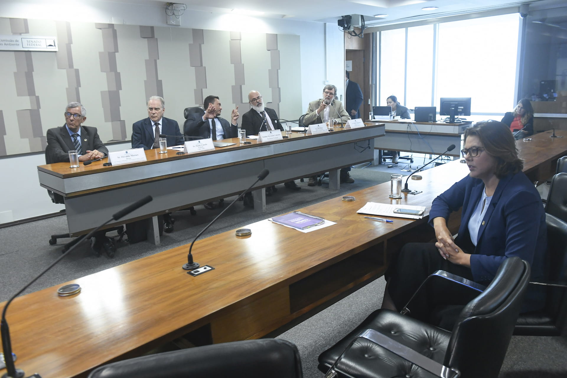 Comissão de Meio Ambiente (CMA) realiza audiência púbica para tratar sobre as inundações nos estados do Sudeste, avaliando causas, consequências e medidas emergenciais e estruturais para enfrentar os eventos climáticos extremos, especialmente as enchentes e deslizamentos de terras em áreas urbanas. Mesa: diretor do Centro Nacional de Monitoramento e Alertas de Desastres Naturais, Osvaldo Moraes. professor da Coppe-URFJ, Paulo Canedo. presidente eventual da CMA, senador Styvenson Valentim (Podemos-RN); diretor de geociências do Instituto Brasileiro de Geografia e Estatística, João Bosco; Engenheiro Civil da Ludemann Engenharia, Sérgio Ludemann, em pronunciamento. Bancada: senadora Leila Barros (PSB-DF). Foto: Jefferson Rudy/Agência Senado